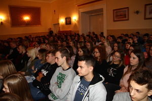 młodzież uczestnicząca w konferencji