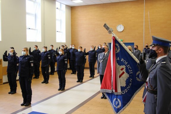 Ślubowanie nowo przyjętych policjantek i policjantów