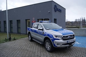 Nowy terenowy radiowóz policyjnych wodniaków