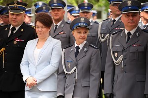Uroczystości przed Pomnikiem Pamięci Pomordowanych Policjantów II RP Województwa Poznańskiego z udziałem zaproszonych gości