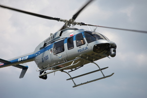 Śmigłowiec Bell 407 podchodzący do lądowania