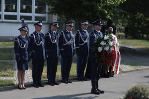 Policjanci i zaproszeni goście podczas wojewódzkich obchodów Święta Policji w Poznaniu.