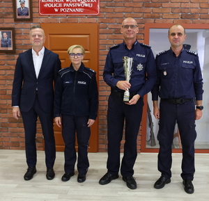 wręczenie nagród laureatom etapu wojewódzkiego III Ogólnopolskiego Konkursu dla policjantów - oskarżycieli publicznych