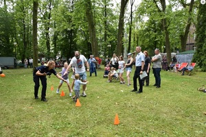 Policjanci podczas festynu dla dzieci