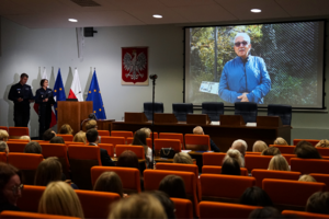 Uczestnicy i prelegenci konferencji Dzieciństwo bez przemocy, która odbyła się 16 października br. w Urzędzie Wojewódzkim w Poznaniu