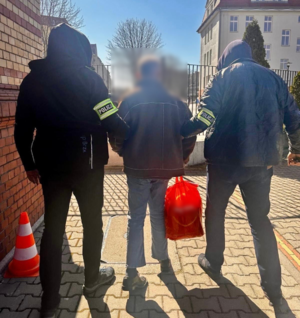 Osoby zatrzymane przez poznańskich policjantów podejrzane o wyłudzenia