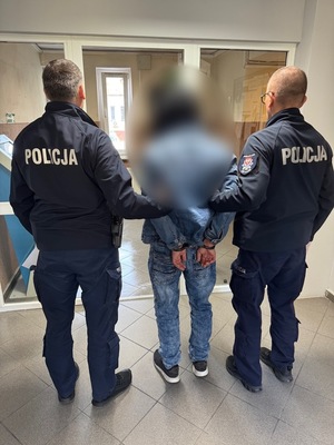 zatrzymany z policjantami