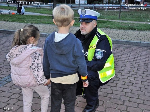 policjant i dzieci