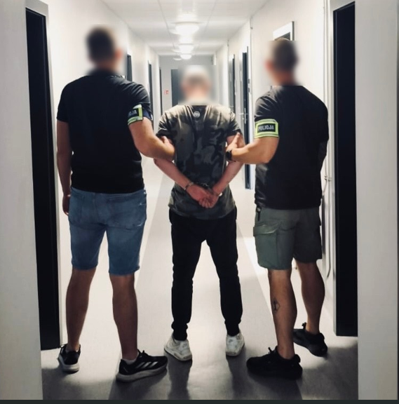 zatrzymany z policjantami