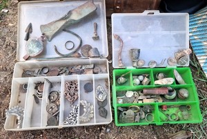 przedmioty ujawnione w mieszkaniu zatrzymanego