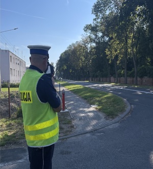 działania na drodze, policjanci z WRD i kierowcy