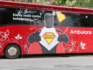 zbiórka krwi pod Komendą Wojewódzką Policji w Poznaniu