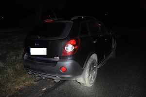 noc, odzyskany samochód, art. spożywcze znalezione w aucie