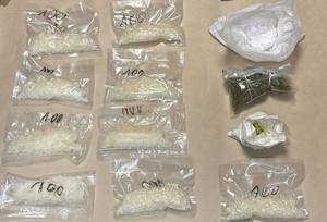 zabezpieczony sprzęt i narkotyki