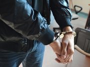 kajdanki na dłoniach