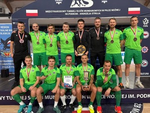 męska drużyna piłkarska wielkopolskiej policji