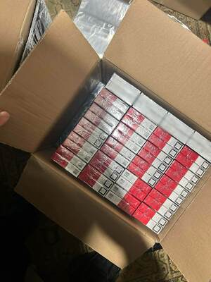 Tytoń i papierosy bez polskich znaków akcyzy zabezpieczone przez policjantów z PG KMP w Poznaniu