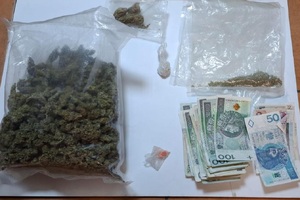 zabezpieczone narkotyki pieniądze