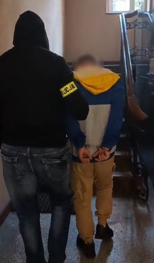 policjant ze sprawcą