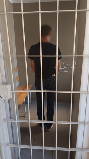 sprawca kradzieży w celi; odzyskany samochód