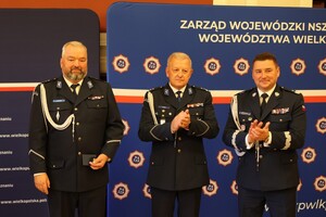 Policjanci Oddziału Prewencji Policji w Poznaniu oraz zaproszeni goście podczas uroczystej zbiórki, która odbyła się 22 września na sali Lubrańskiego Uniwersytetu im. Adama Mickiewicza w Poznaniu.