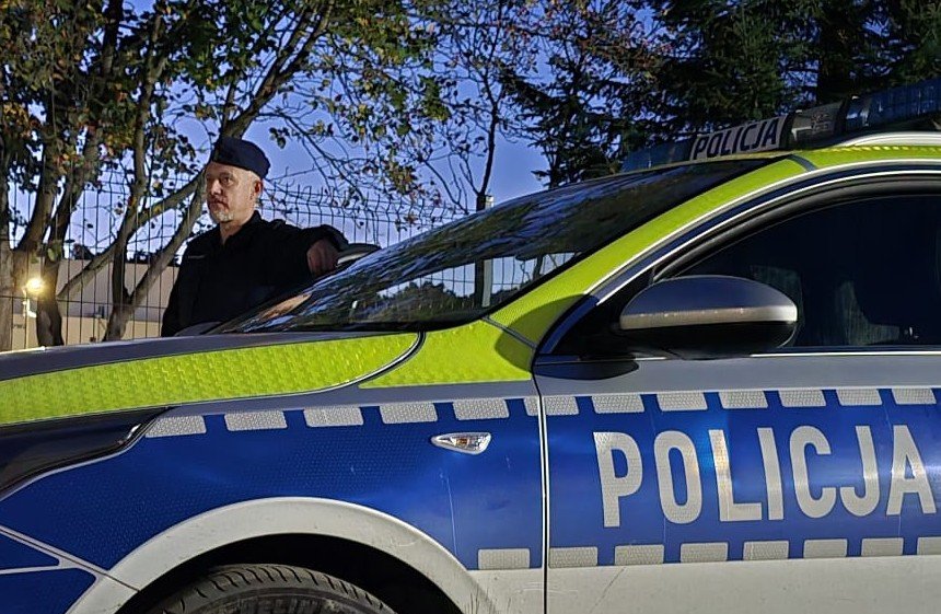 Policjant uratował poszukiwaną kobietę w Mosinie