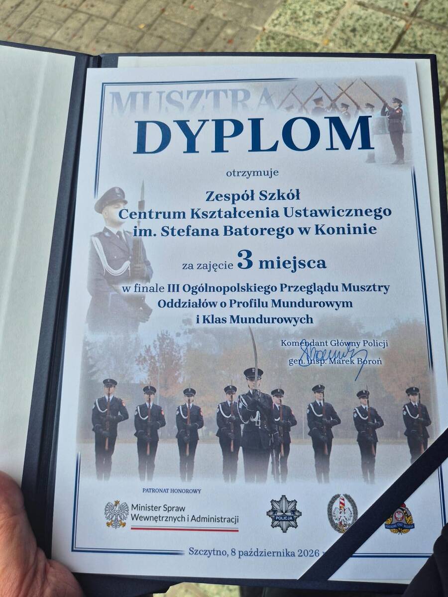 Uczniowie z Konina na podium ogólnopolskiego przeglądu musztry