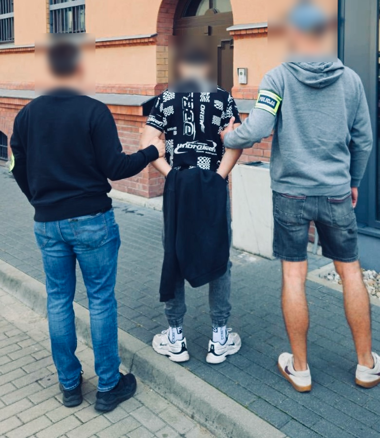 Zatrzymanie 18-latka za strzelanie do samochodów w Poznaniu